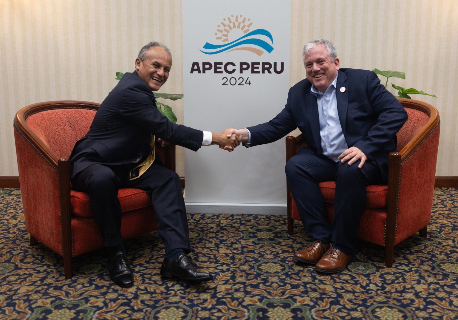 APEC Peru 2024 To Emphasize Transition To Formal Economy APEC Per 2024   Interview With Ambassador Matt Murray The U.S. Senior Official For APEC And Minister Renato Reyes Perus Senior Official For APEC Peru 2024 1536x1073 